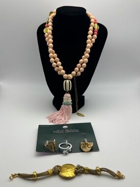 Pink Beaded Tassel Necklace with 3 rings and Gold Accents bracelet set